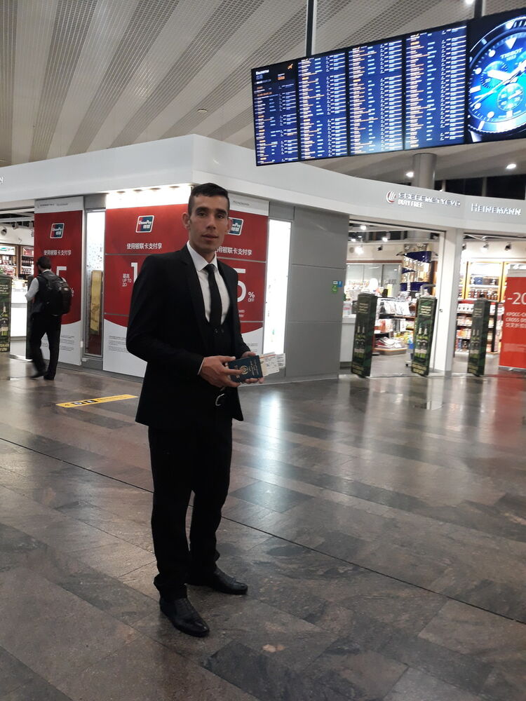  --,   Mokhammad, 32 ,   ,   , c 