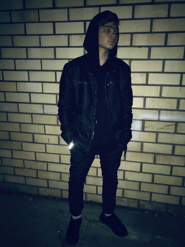  --,   , 24 ,   c 