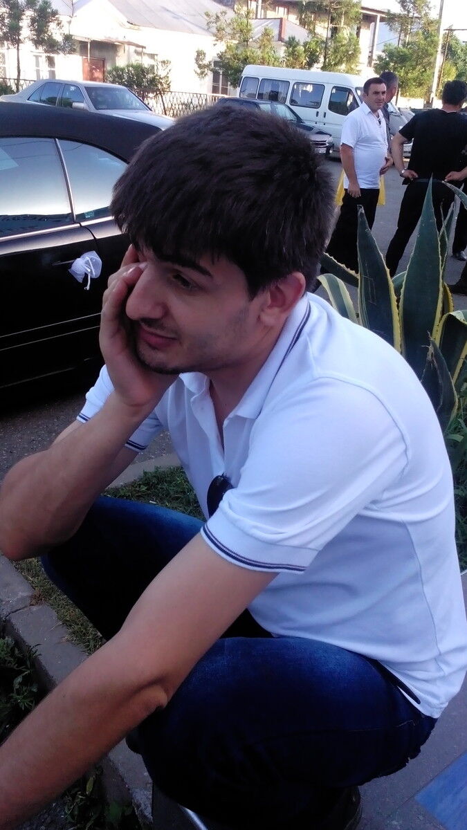  6020072  Eduard, 39 ,    