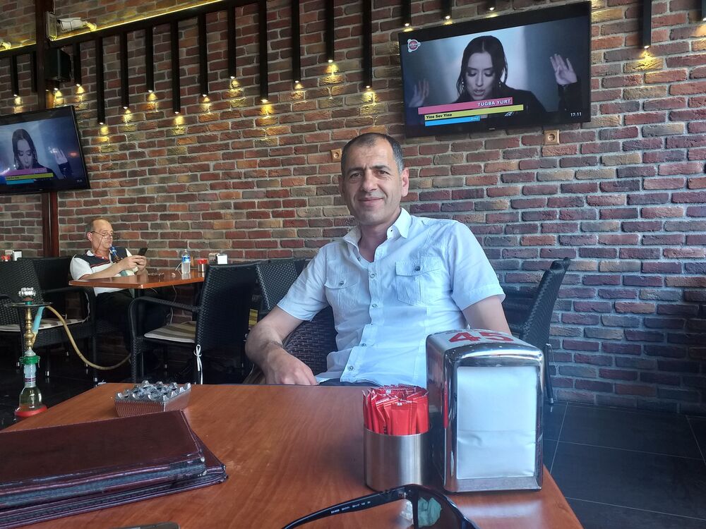  24943012  Ahmet, 45 ,    