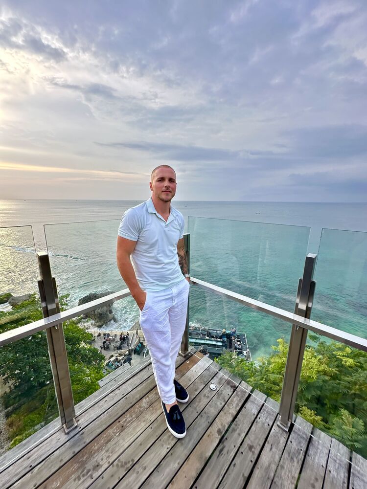  39220042  Daniel, 27 ,    Banda Aceh