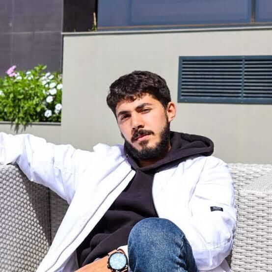  32521832  Nacereddine, 28 ,    Algiers