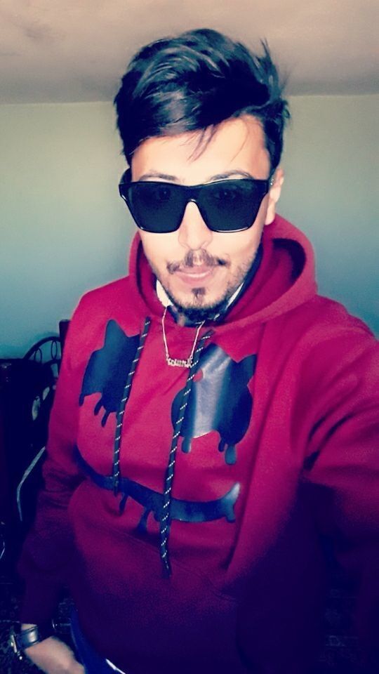  19428182  Anouar, 29 ,    