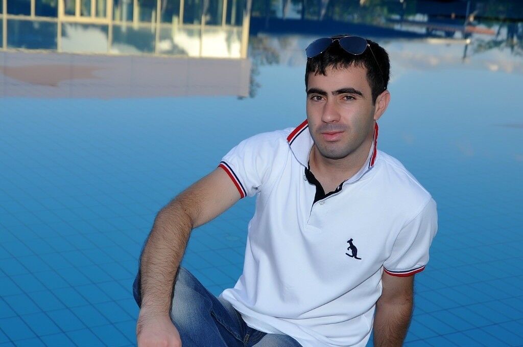  8749842  Roma, 40 ,    