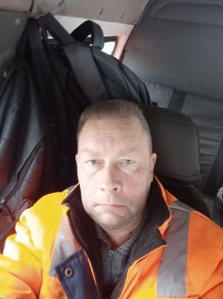  48447402  , 51 ,    