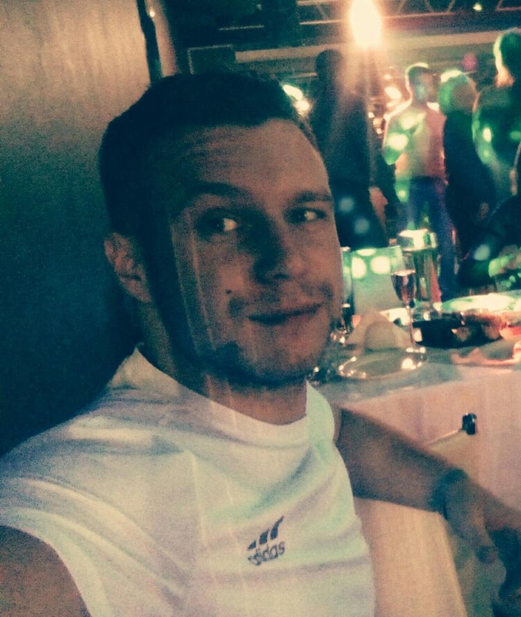  44501442  Andrey Popov, 27 ,    