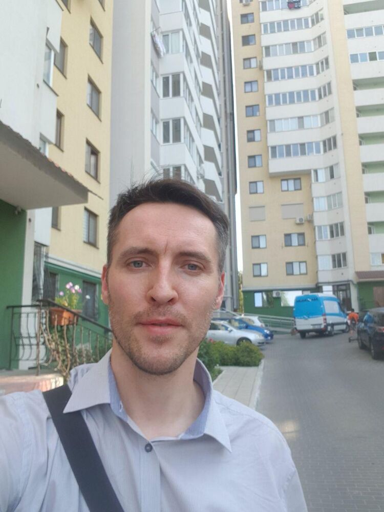  ,   Vladlen, 44 ,   ,   , c , 