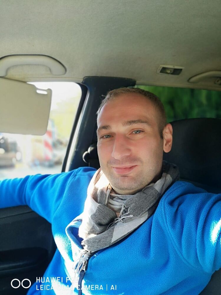  47002862  Maksim, 38 ,    