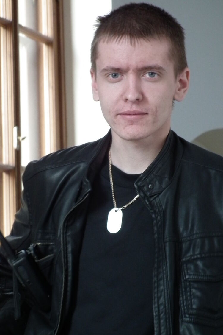  8359692  Devion, 39 ,    