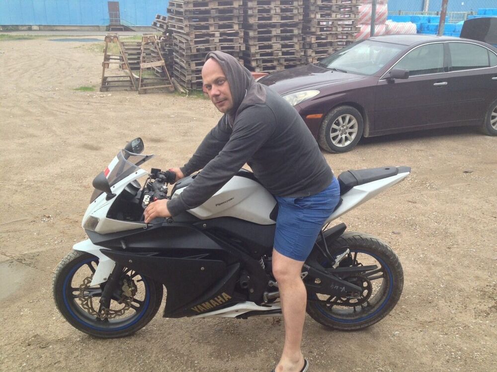  6047782  Vadim, 42 ,    