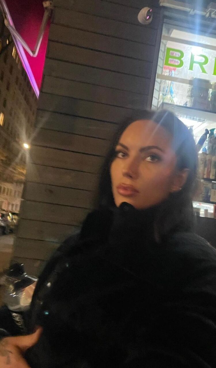  47033602  Andrea, 49 ,    Detroit