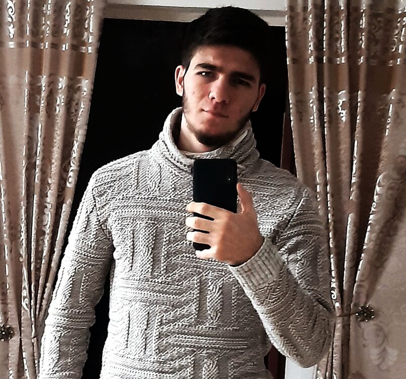  35672702  , 23 ,    