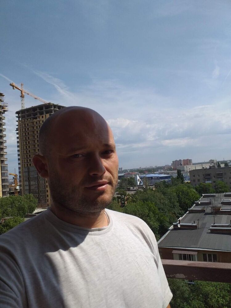  --,   , 37 ,  