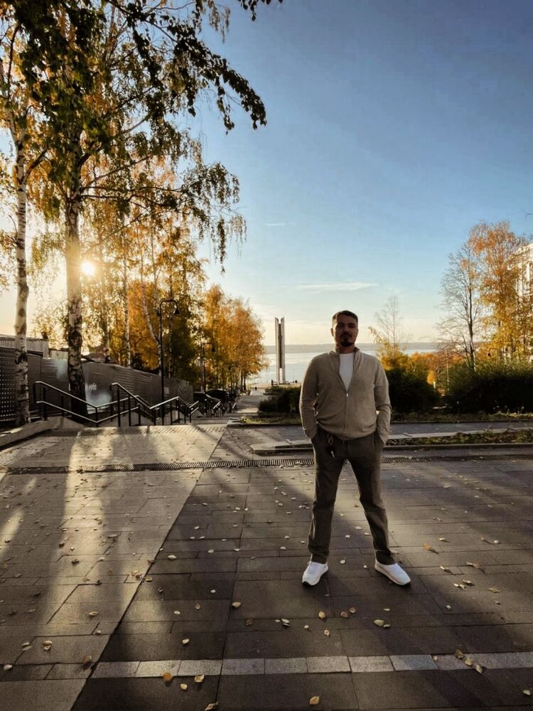  53912702  Ilya, 38 ,    