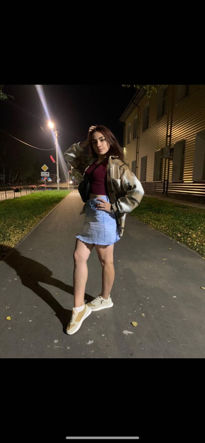  ,   Kate Rina, 27 ,  