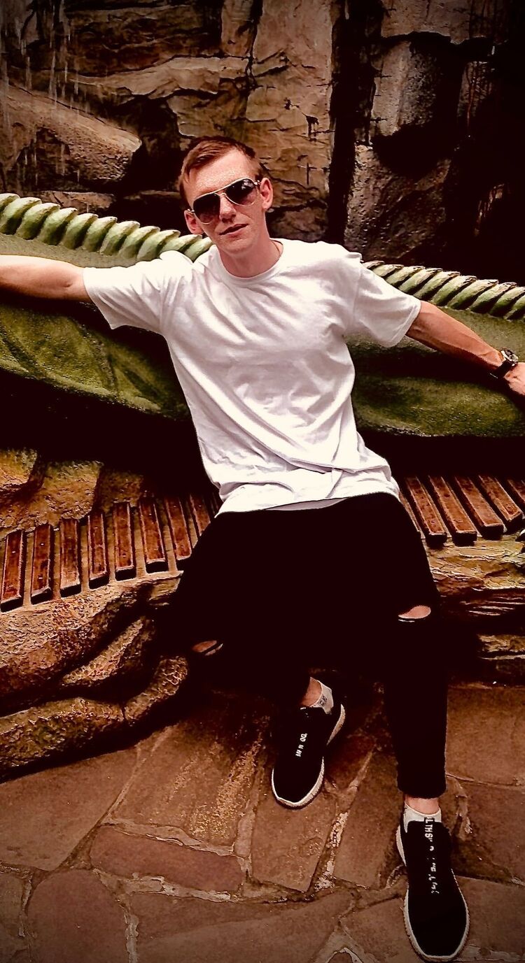 ���������� Pong, ���� ������� ������, 28 ���, ������������ ��� ������, ����� � ���������