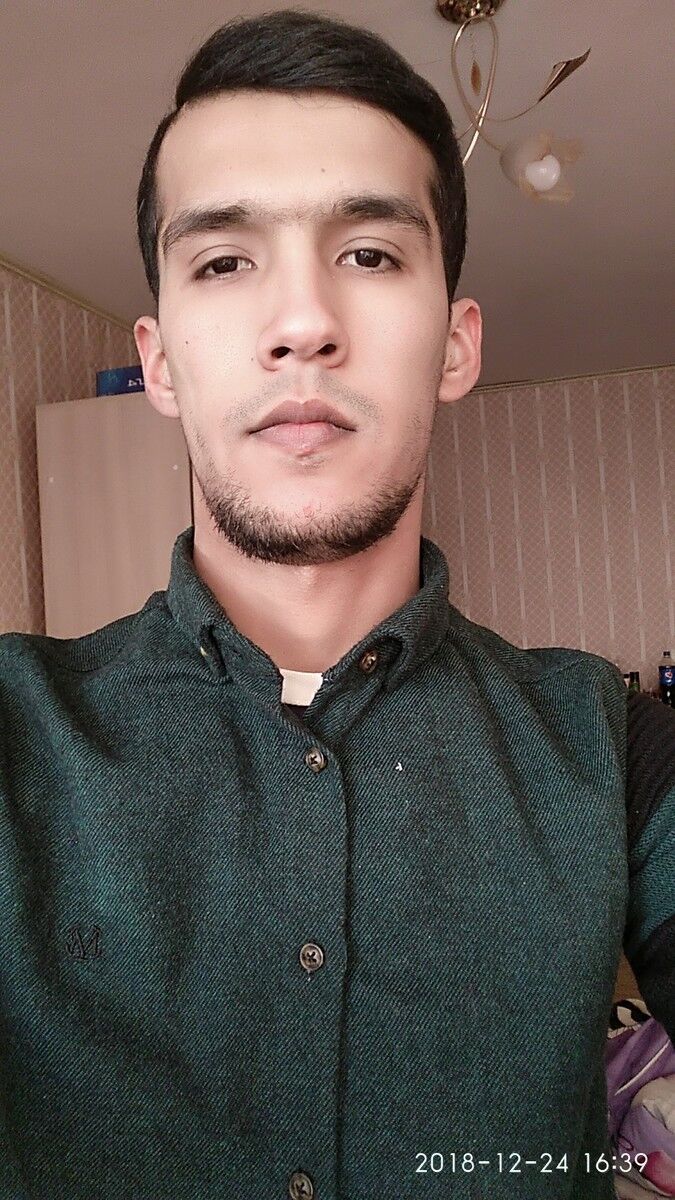  14629942  Usmanow, 31 ,    