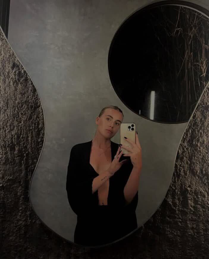  51257122  Oliver, 24 ,    