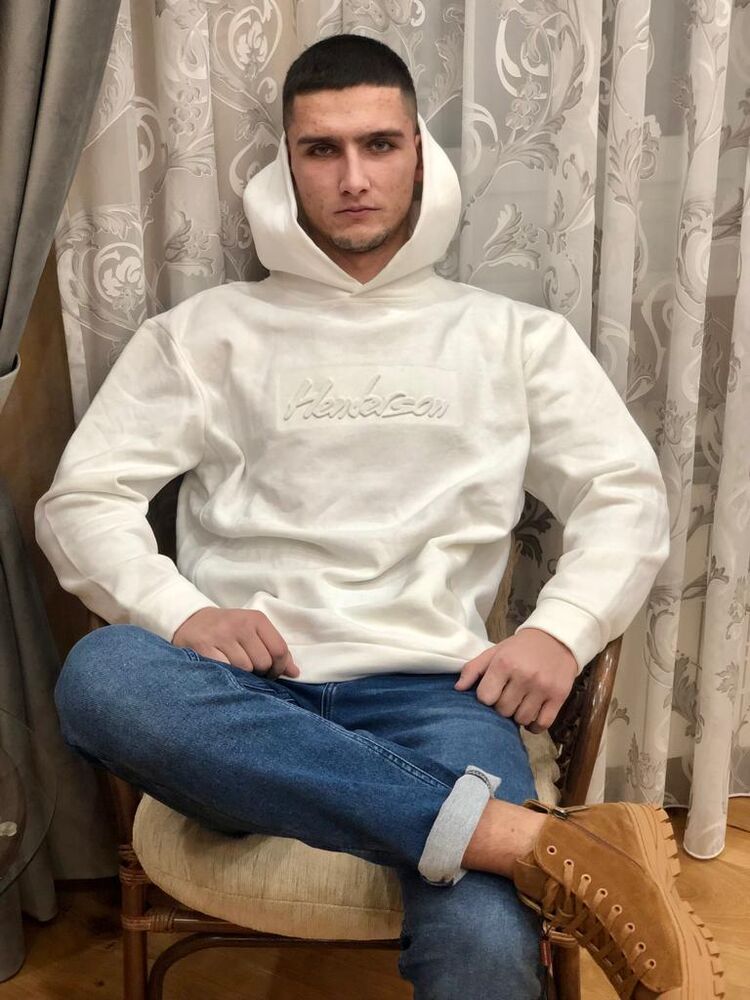 ,   Vladislav, 25 ,   ,   