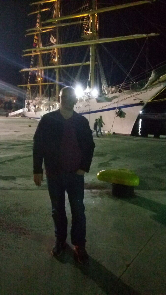  16239552  Igor, 52 ,    