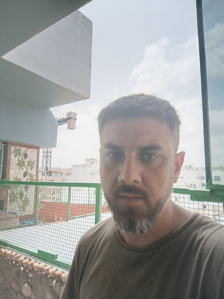  52443902  Mourad, 41 ,    