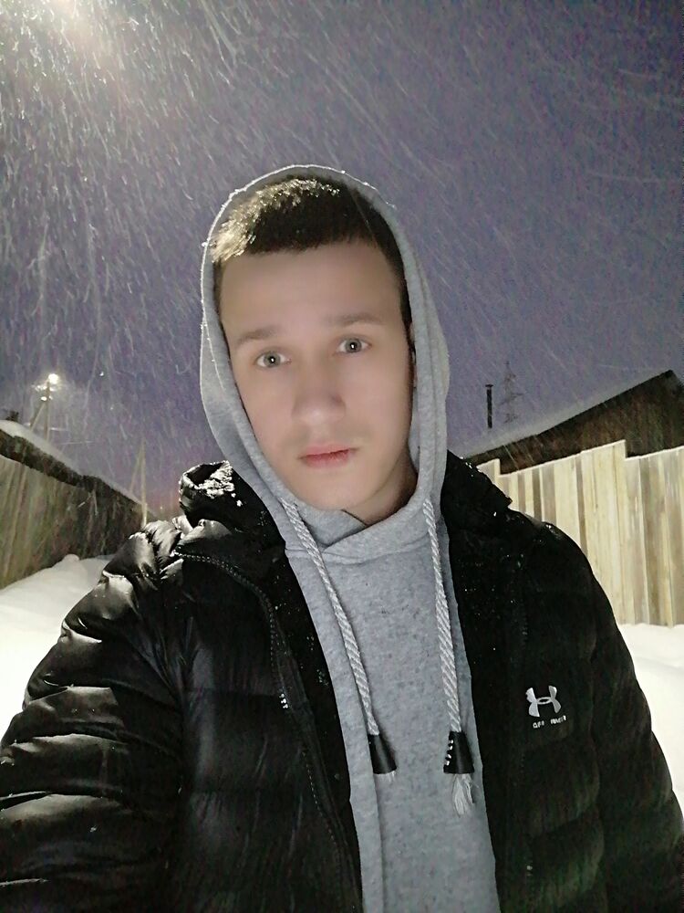  25749112  Leonid, 25 ,    