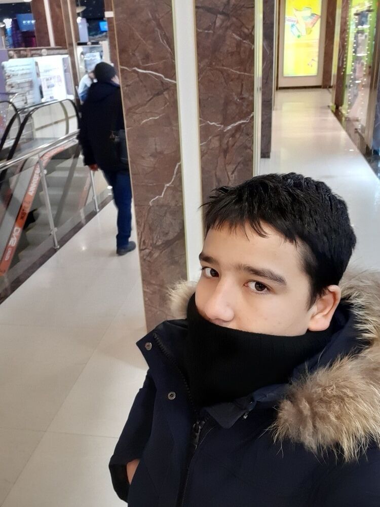  19209612  Azizdjon, 24 ,     