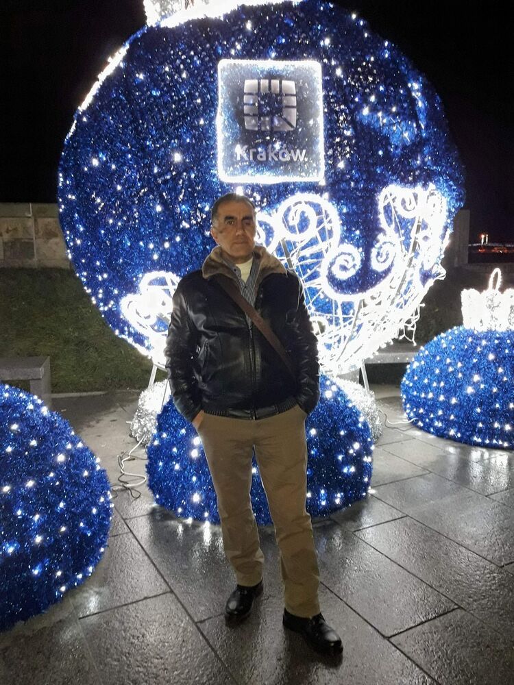  11998102  Qadir, 66 ,    