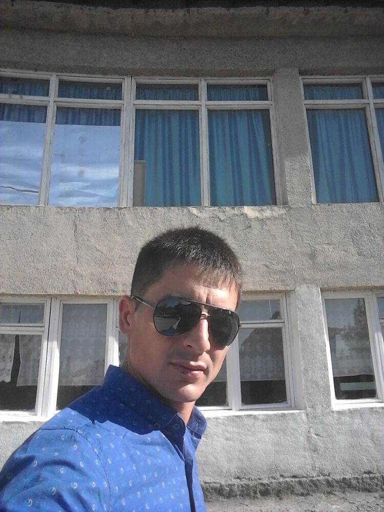  10438292  Baxtiyor, 37 ,    