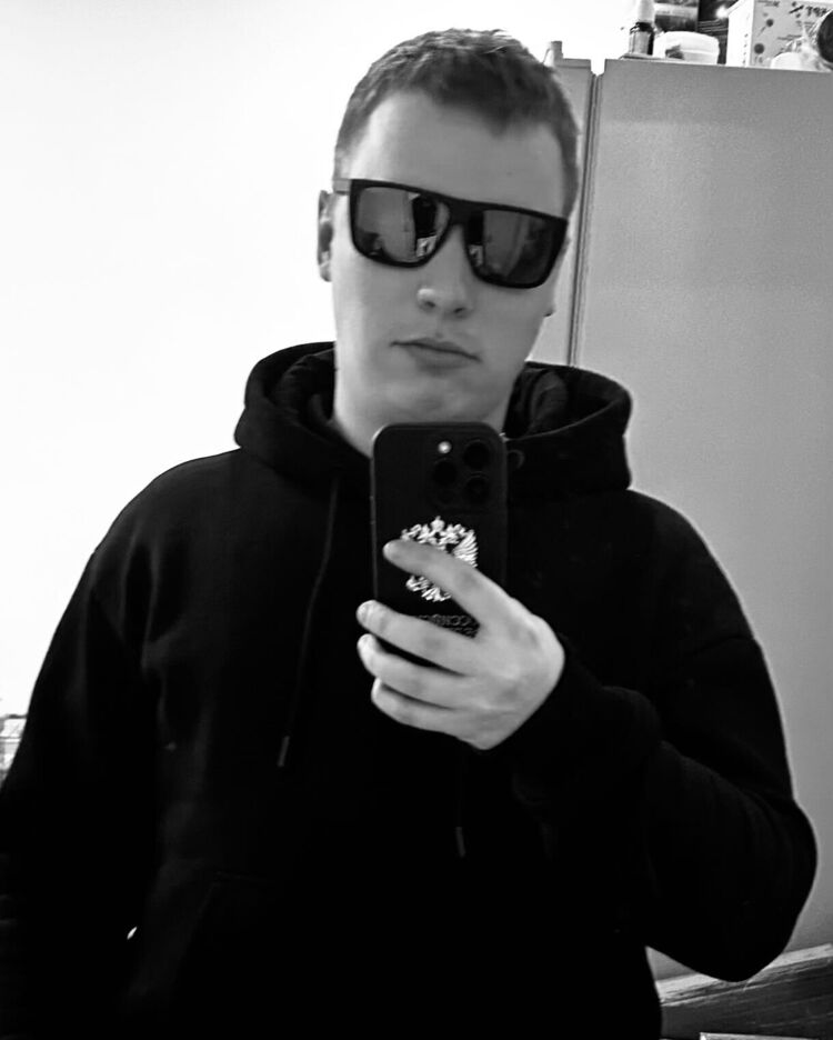  52803252  , 28 ,    