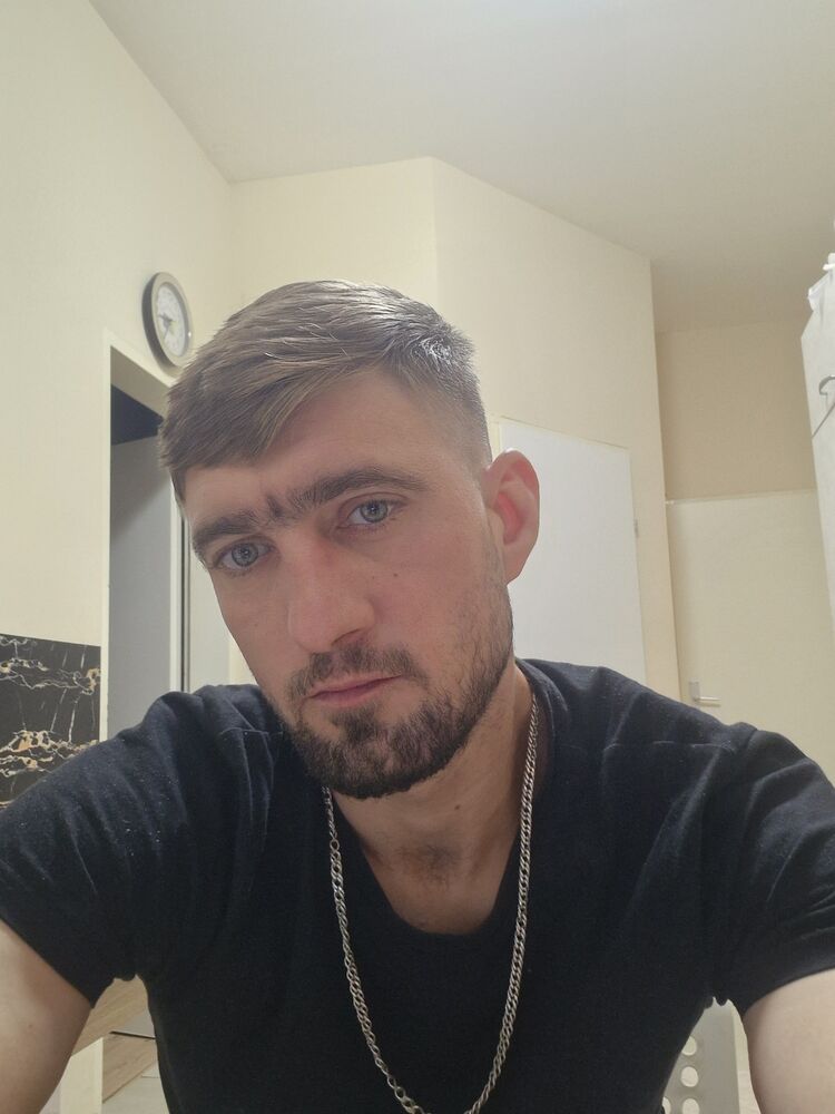  48332432  , 31 ,    