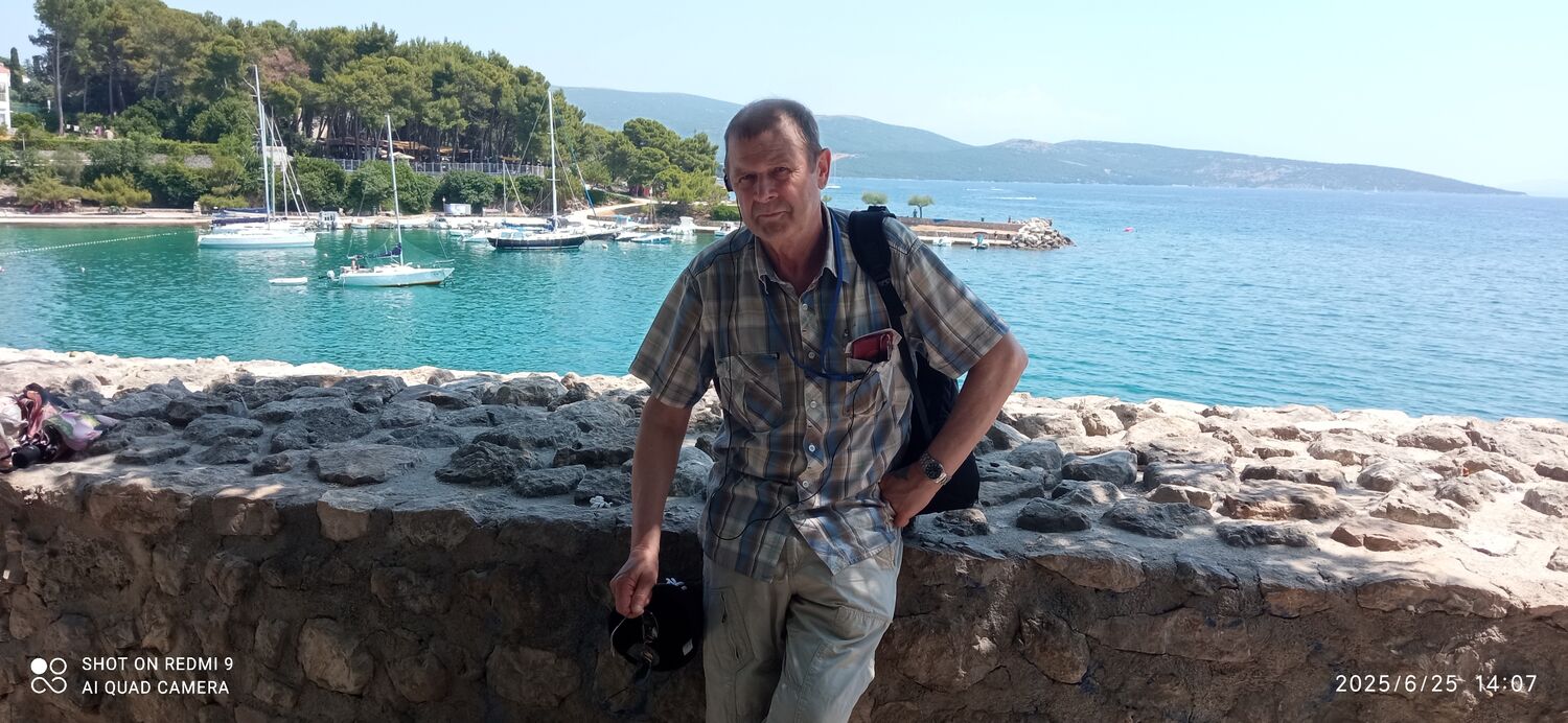  52646342  Yury, 65 ,    