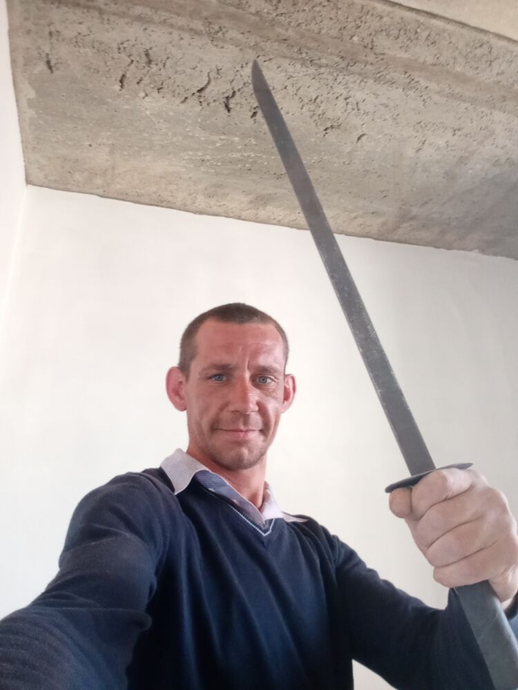  42728472  , 34 ,    