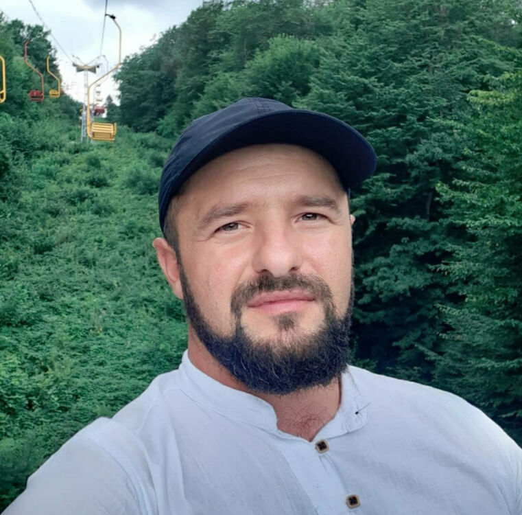 ,   Ruslan, 39 ,   ,   , c , 