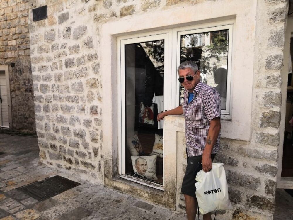  ,   Petr, 54 ,   