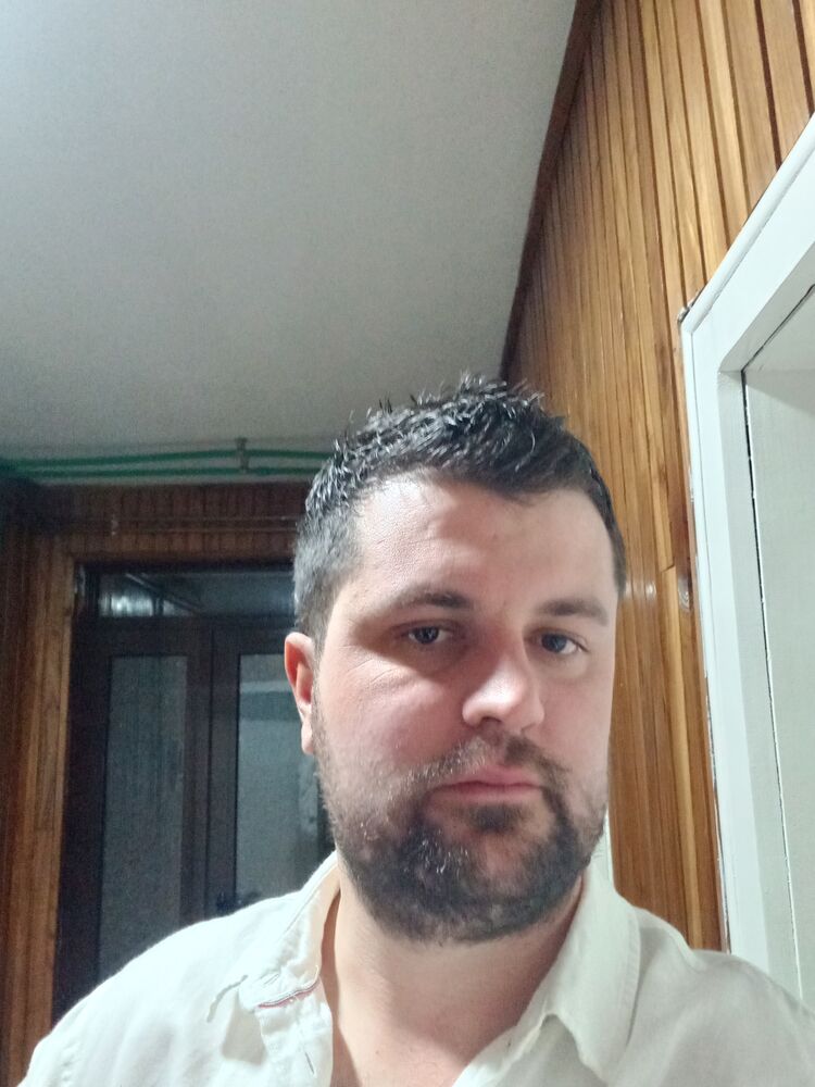  27167842  Nemanja, 32 ,    