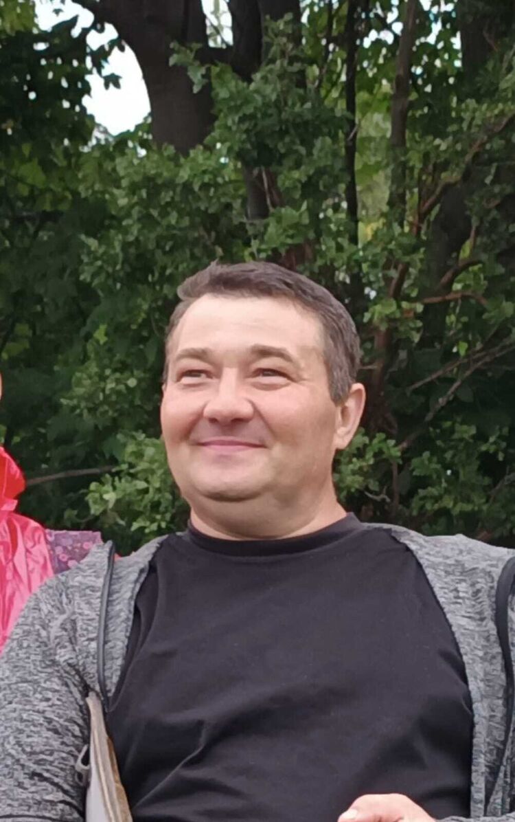  46153642  Ulik, 47 ,    