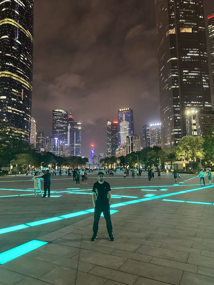  51659662  Suren, 37 ,    