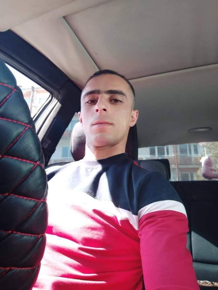  44718852  Artur, 34 ,    