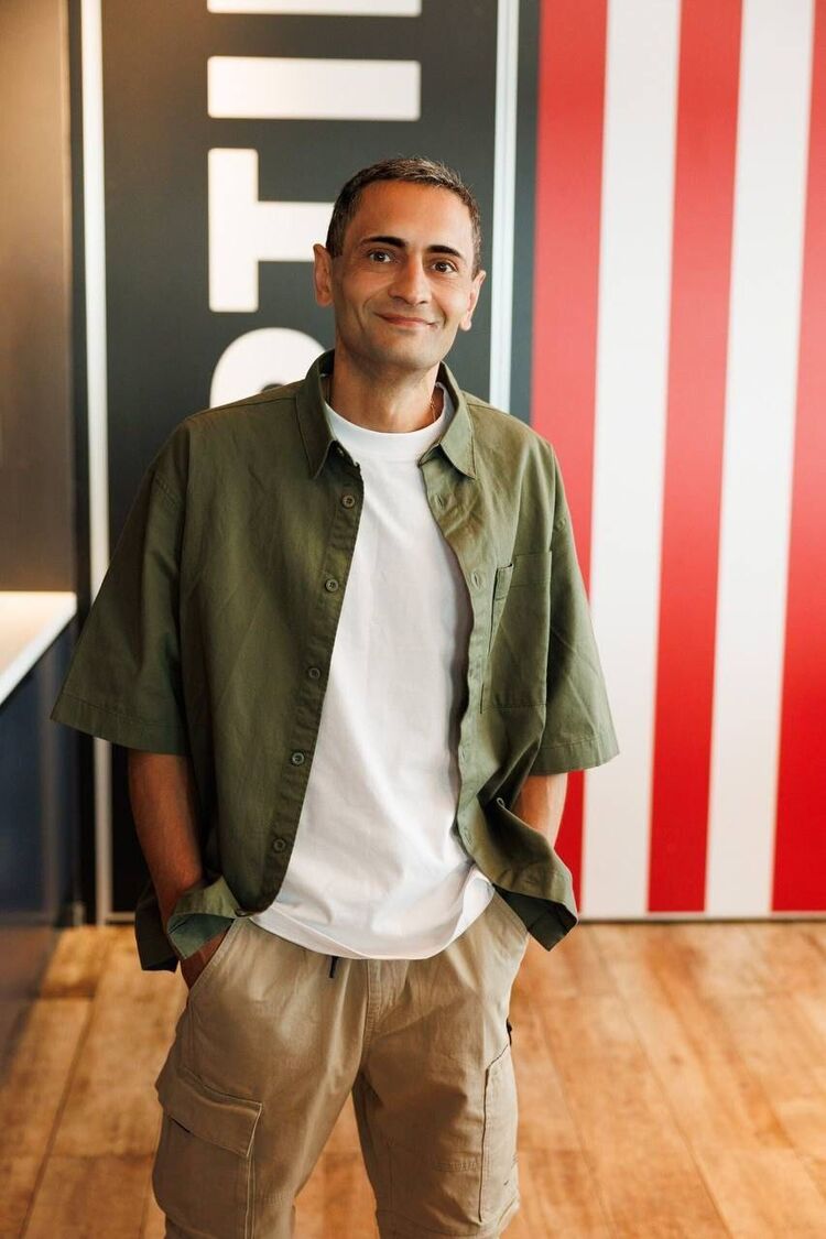  54715372  Arthur james, 55 ,    