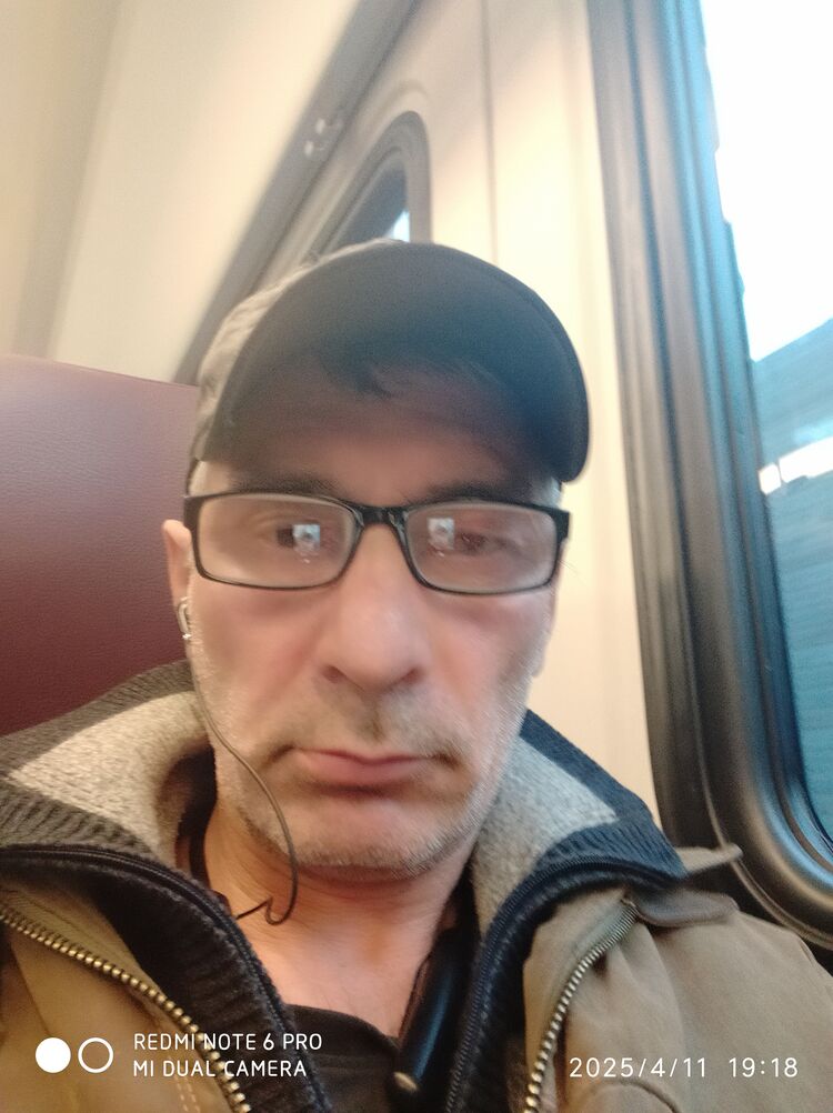  50844792  Farhat, 52 ,    