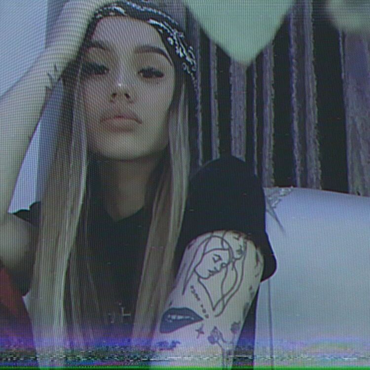  ,   Si, 23 ,  