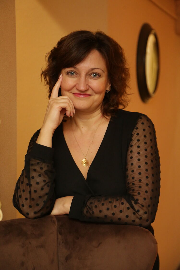  51100062  Olga, 46 ,    