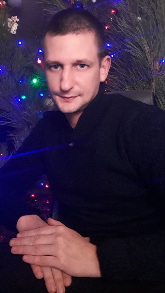  ,   Vladyslav, 35 ,  