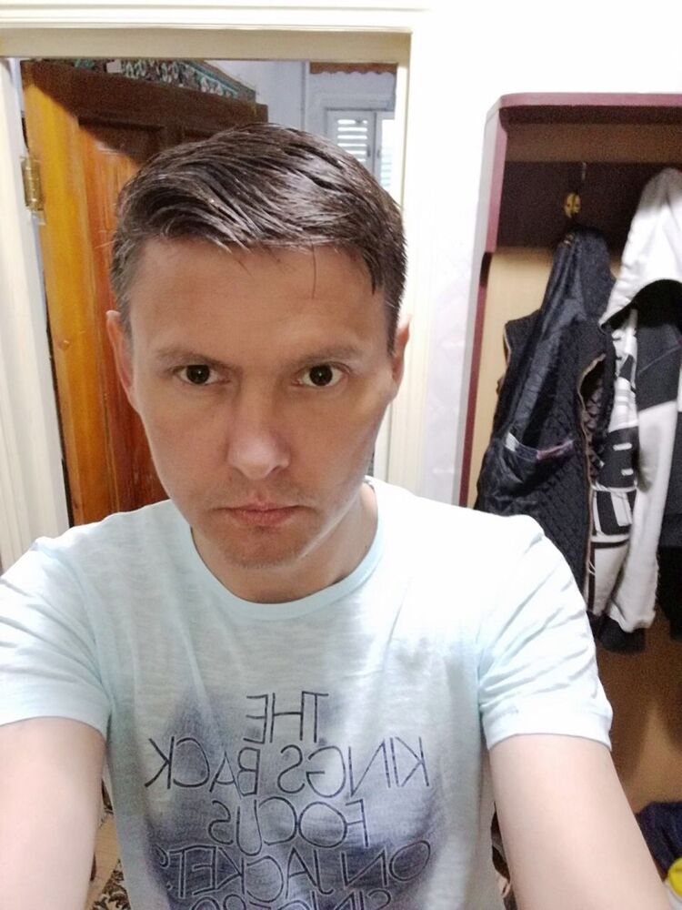  13682652  Albert, 42 ,    