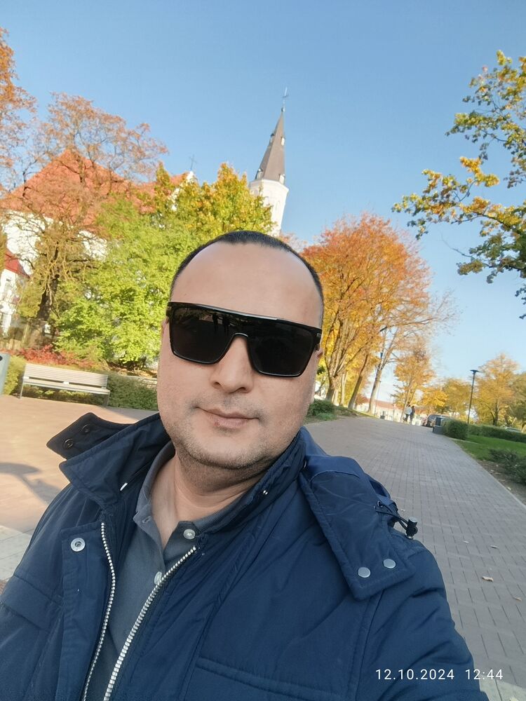  46840582  ELBEK, 28 ,    