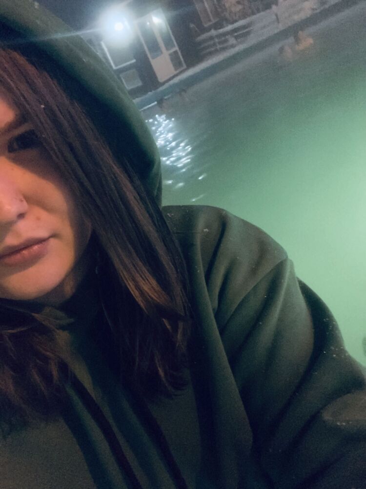  44582552  , 24 ,    