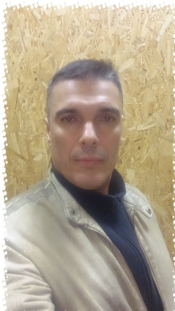 15900702  Leonid, 41 ,    