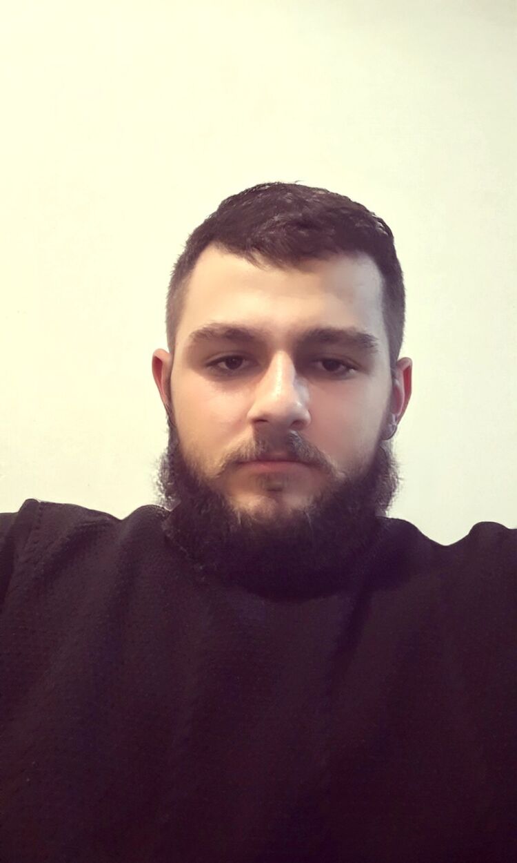  32307432  Gevor, 27 ,    