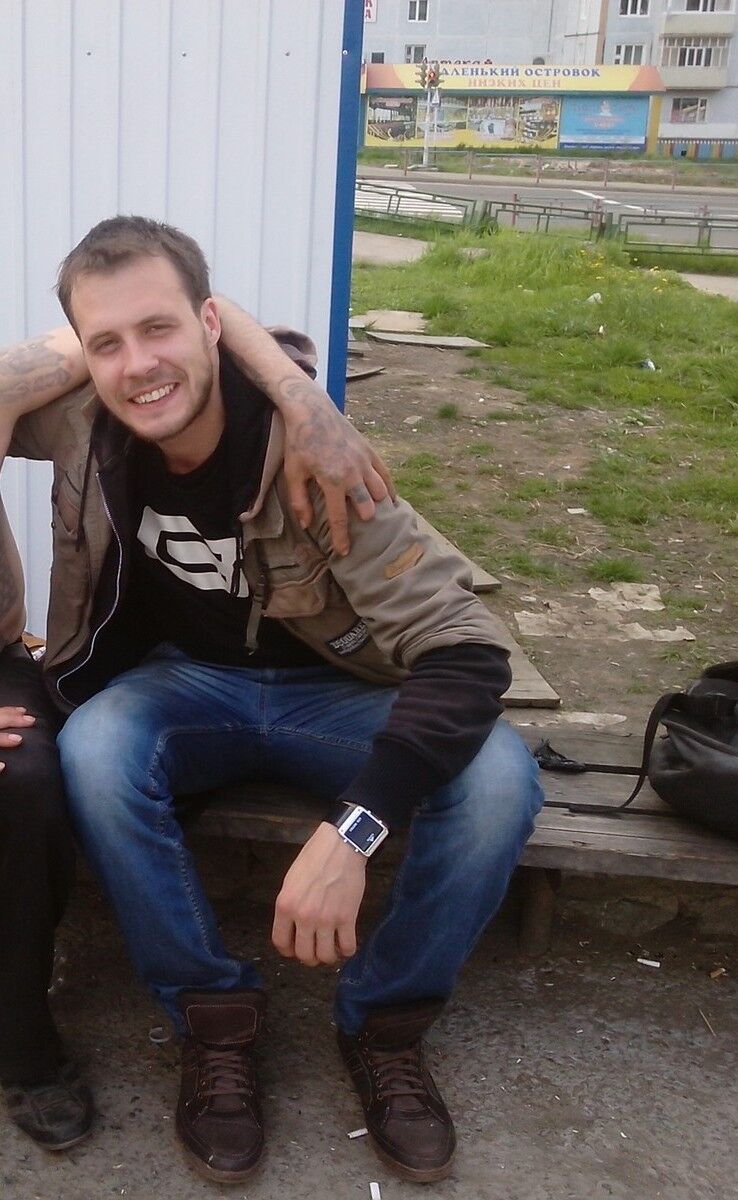  7637032  Tallto, 39 ,    